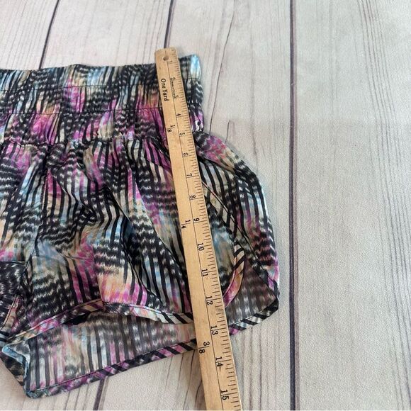 Free People FP Movement The Way Home Running Shorts Sz XS Colorful Euphoria Gym - Picture 8 of 10